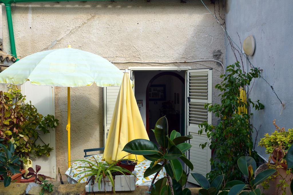 Appartement Casa Elena Al Duomo à Syracuse Extérieur photo